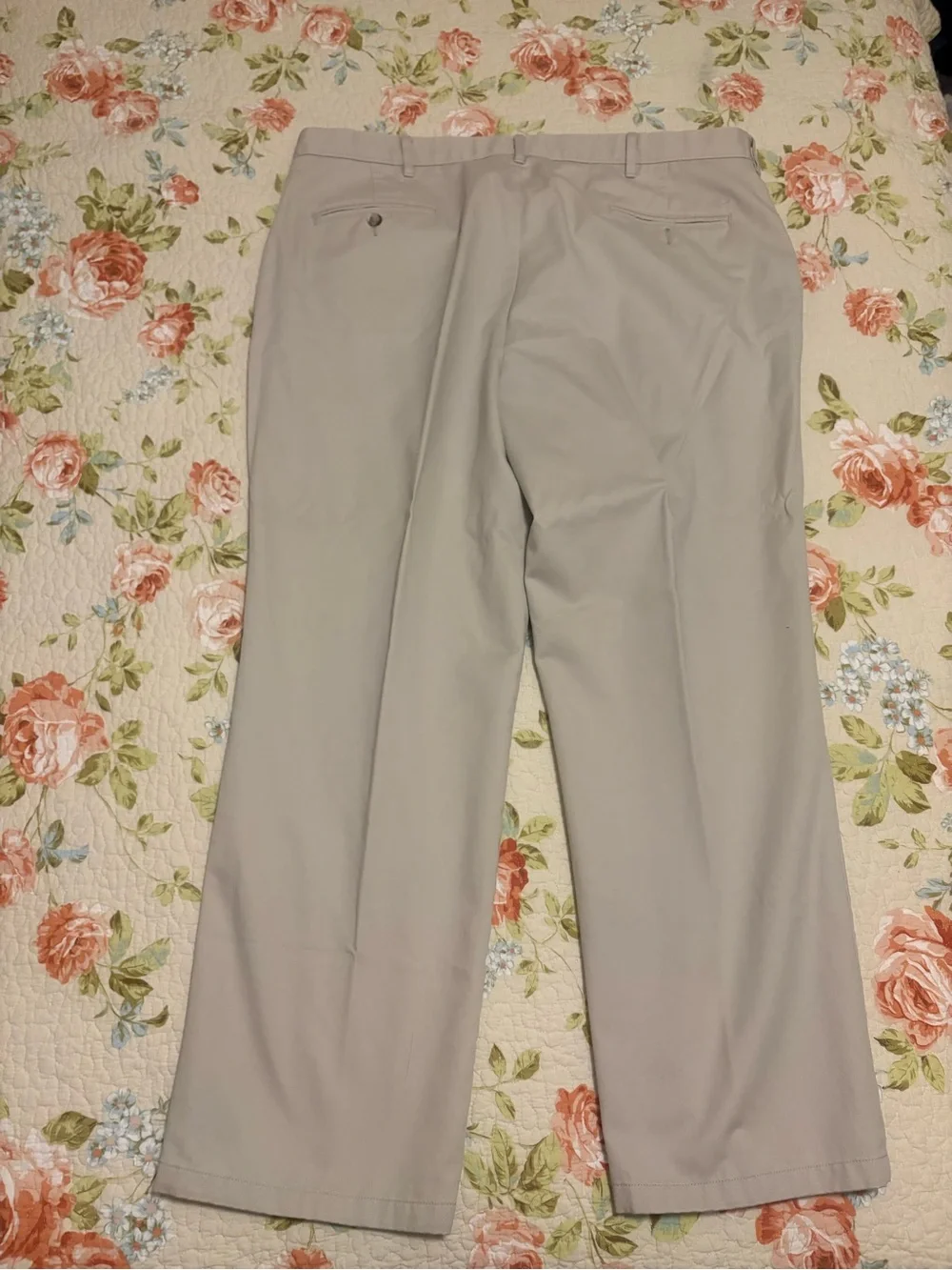 DOCKERS D3 CLASSIC FIT FLAT FRONT KHAKI Pants for Men’s  W42 X L30